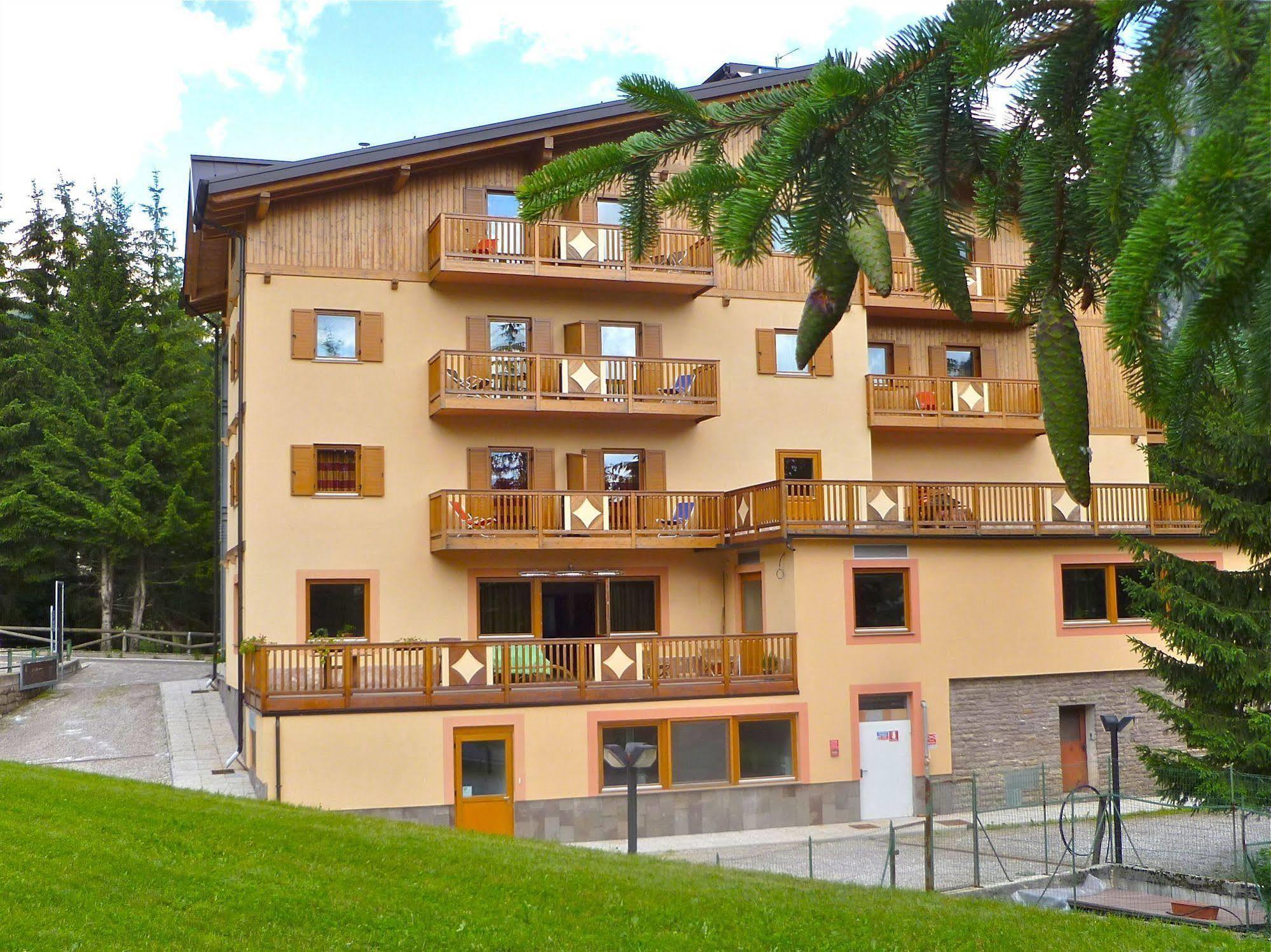 Relais San Giusto Hotel Campitello di Fassa Exterior foto